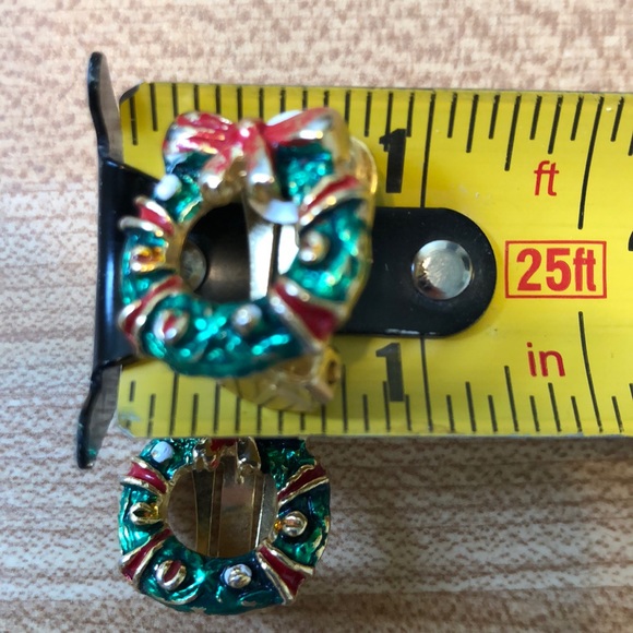 Vintage Christmas Wreath Clip On Earrings - Picture 4 of 6